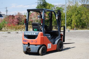 事故・故障トラックの荷物の積替に使用