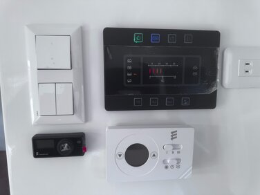 リモコン・スイッチ類