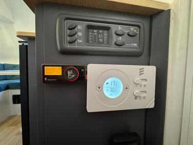 室内スイッチ+FFヒータースイッチ